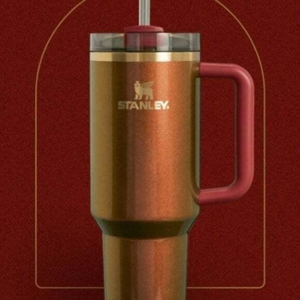 IN‎ HAND Stanley x Lainey Wilson Quencher H2.0 Tumbler 40 OZ COUNTRY GOLD